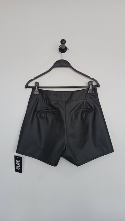 Short Cuerina Cintura Ojalillo
