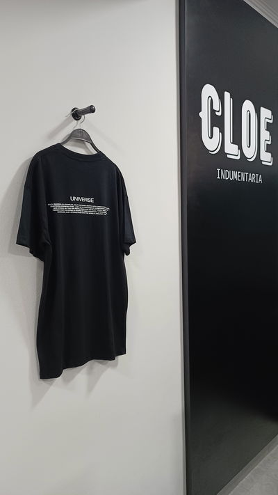 Remera Oversized Universe