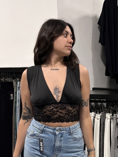 Musculosa Micro Escote V