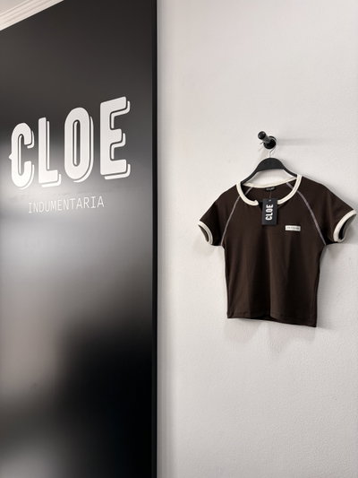 Remera Vivos Escote