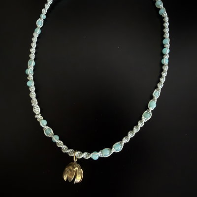 COLLAR DE MACRAMÉ - LAGERSTROEMIA (TURQUESA CLARO)