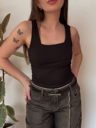 TOP ESCOTE CUADRADO MODAL