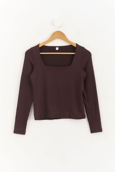 REMERA ESCOTE CUADRADO CHOCO