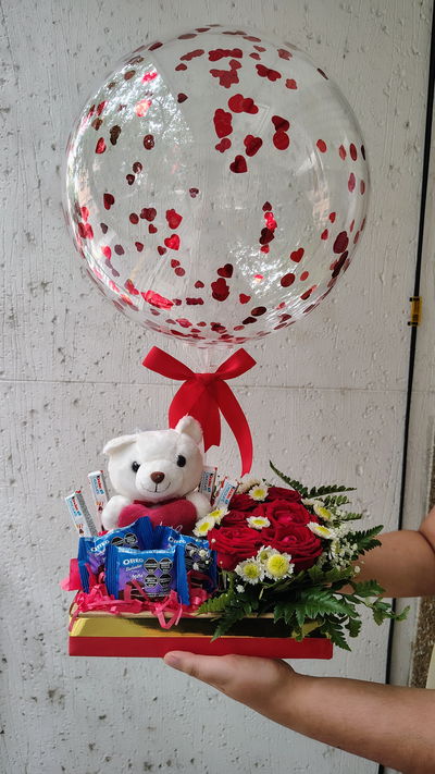 Box rosas + bombones 
