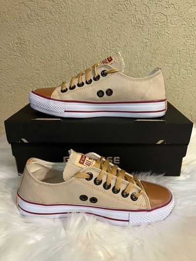 Zapatillas clásicas Beige