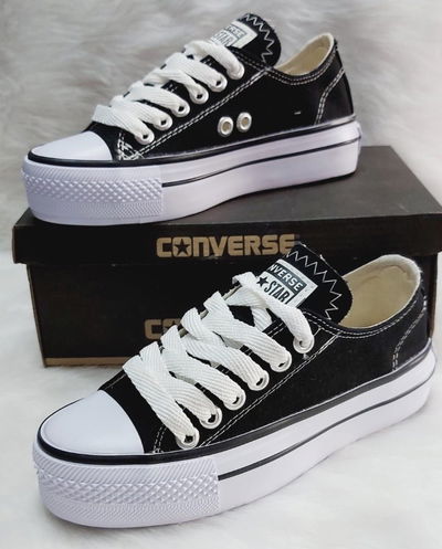 Zapatillas clasicas con plataforma negras