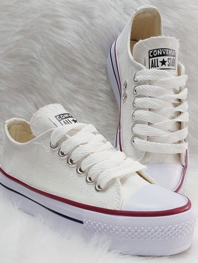 Zapatillas clasicas con plataforma blancas