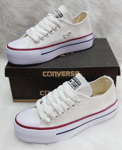Zapatillas clasicas con plataforma blancas