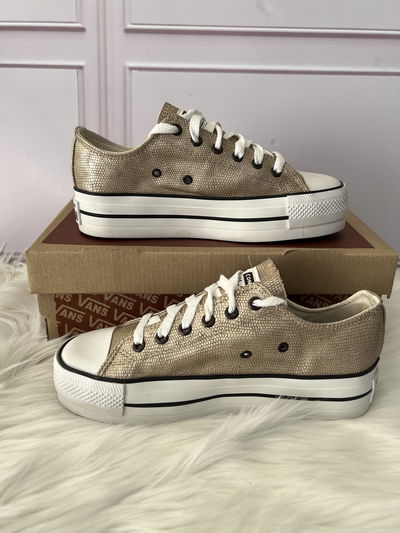 Zapatillas con plataforma doradas 