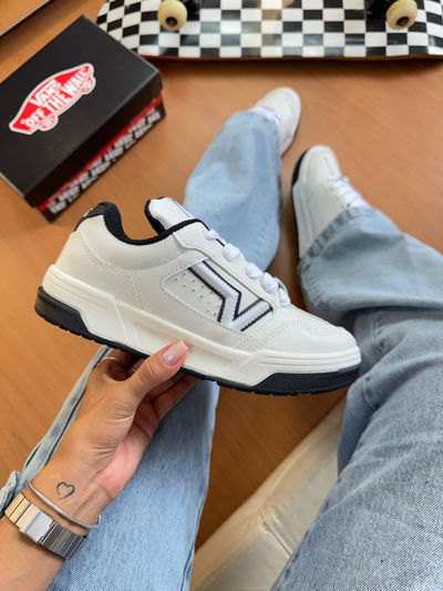 Zapatillas Vans Upland blancas imp.