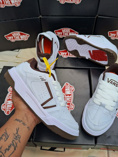 Zapatillas Vans Upland blancas con marrón 