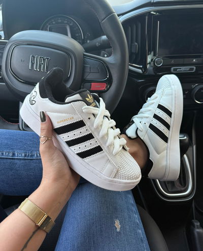 Adidas Superstar negras y blancas