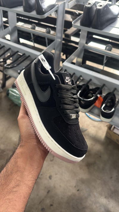 Nike Air Force negras