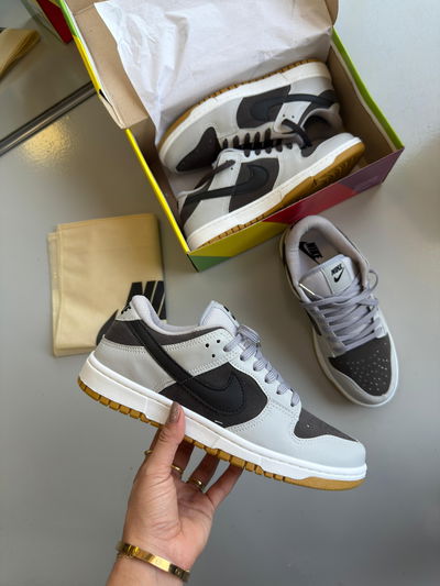 Nike Dunk gris y negra
