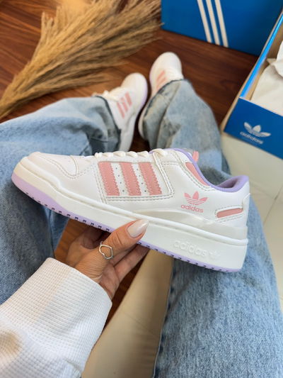 Adidas Forum blancas con rosa