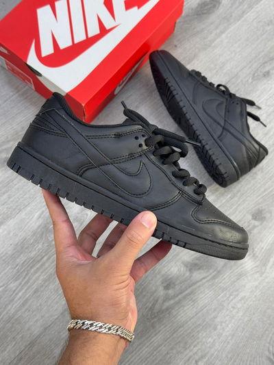 Nike Dunk total black cuero G5