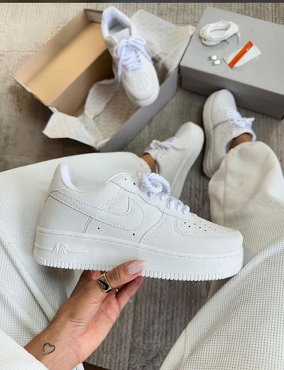 Nike Air Force blancas tradicionales