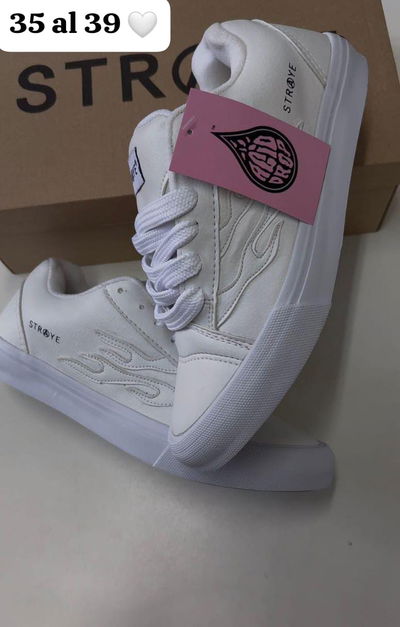 Straye Logan Puff blancas