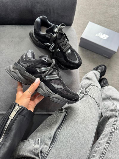 New Balance 9060 total black