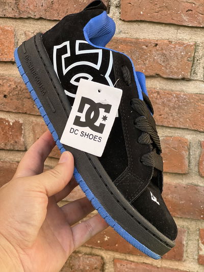 Zapatillas DC Court Graffik negras con azul