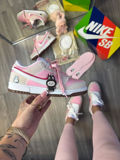 Nike Dunk Labubu rosadas 