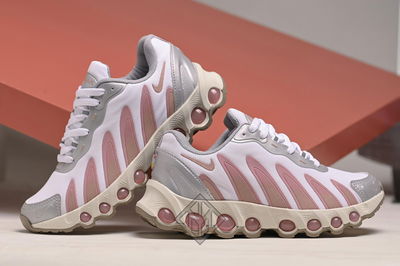 Nike Air Max DN8 gris con rosa