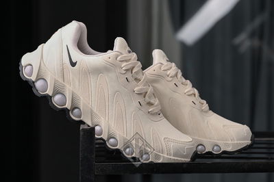 Nike Air Max DN8 blancas