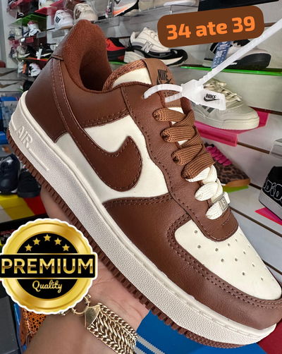 Nike Air Force 1 ecocuero marrones