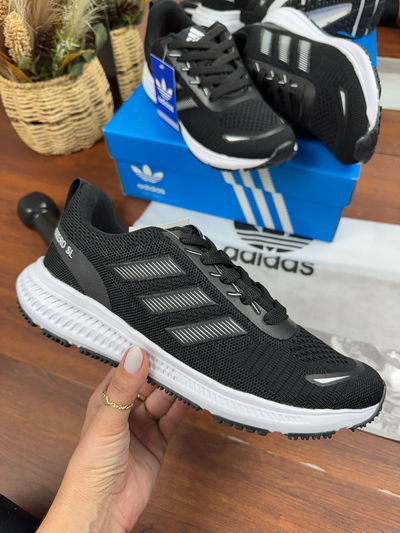 Adidas Adizero SL negra