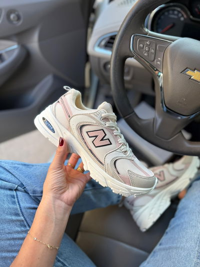 New Balance 530 beige con rosa