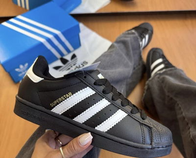 Adidas Superstar negras