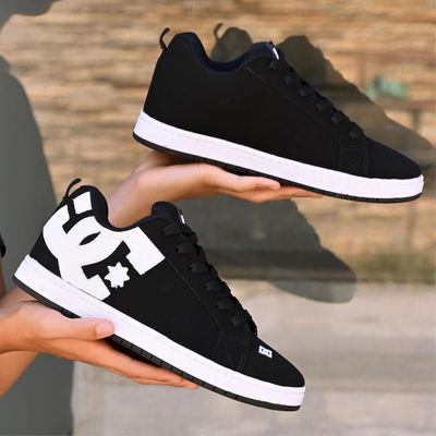 DC Shoes Court Graffik negras con blanco