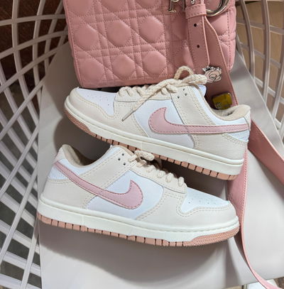 Nike Dunk Rosa claro 