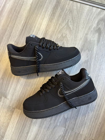 Nike Air Force total black