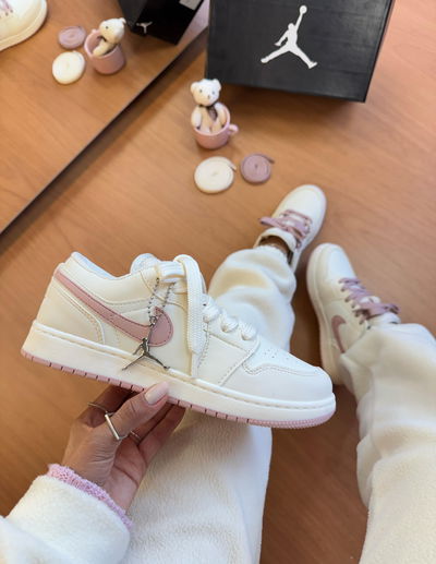 Nike Jordan 23 beige con rosa 