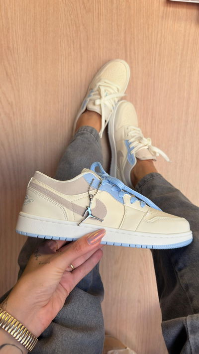 Nike Jordan wid crema con celeste