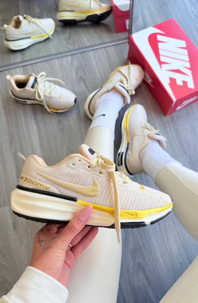 Nike zoom X invincible Run 3 beige