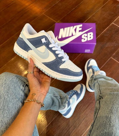 Nike Dunk blancas con azul