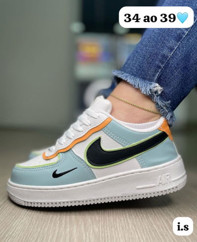 Nike Air Force blanca celeste negra