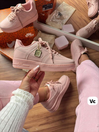 Nike Air Force todo rosa