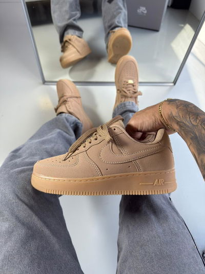 Nike Air Force marrón 
