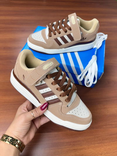 Adidas Forum beige marrón con velcro G5