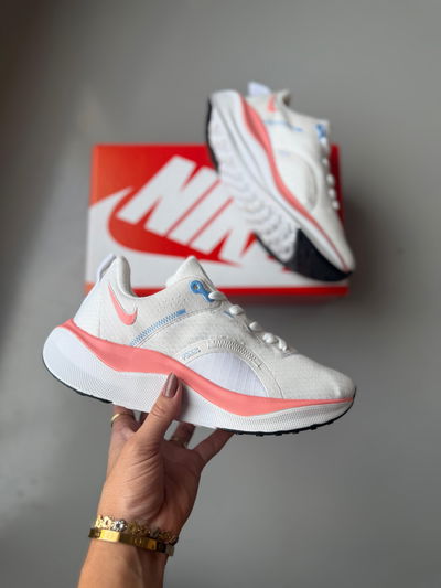 Nike Scape woman blanca 