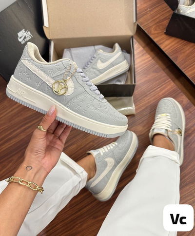 Nike Air Force gris claro Louis Vuitton