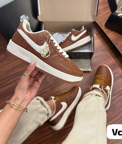 Nike Air Force beige oscuro marrón Louis Vuitton