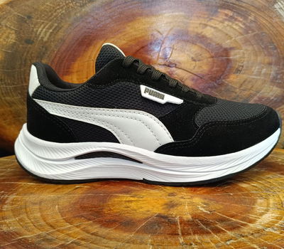 Puma negra con blanco 