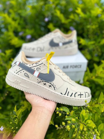 Nike Air Force “just do it”