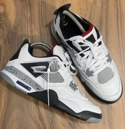 Nike Jordan retro 4 blancas con negro