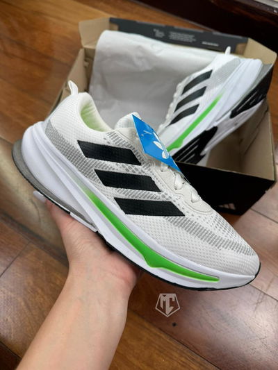 Adidas Supernova blancas con verde