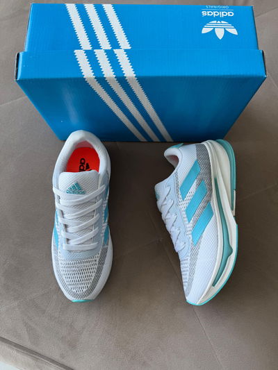 Adidas Supernova turquesa